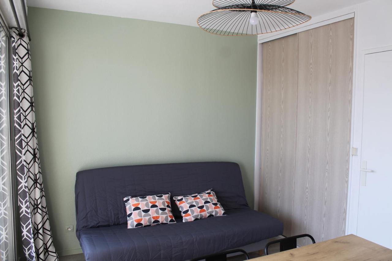 Studio Avec Parking Proche Plage Et Centre Apartment Royan Exterior photo