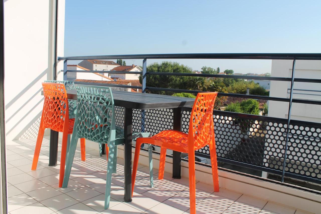 Studio Avec Parking Proche Plage Et Centre Apartment Royan Exterior photo
